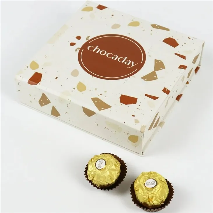 Boîte d'emballage carrée pour chocolat à 9 compartiments