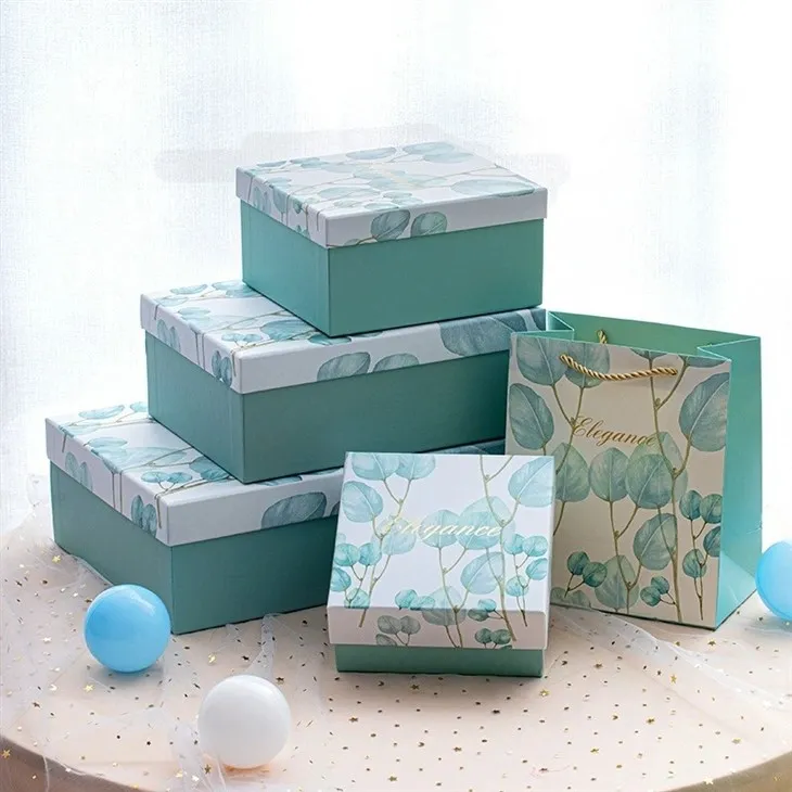 Coffrets cadeaux en carton multi-tailles avec couvercles