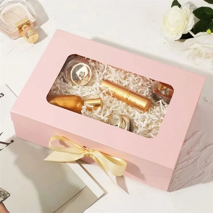 Coffret cadeau avec fenêtre pliante et fermeture magnétique