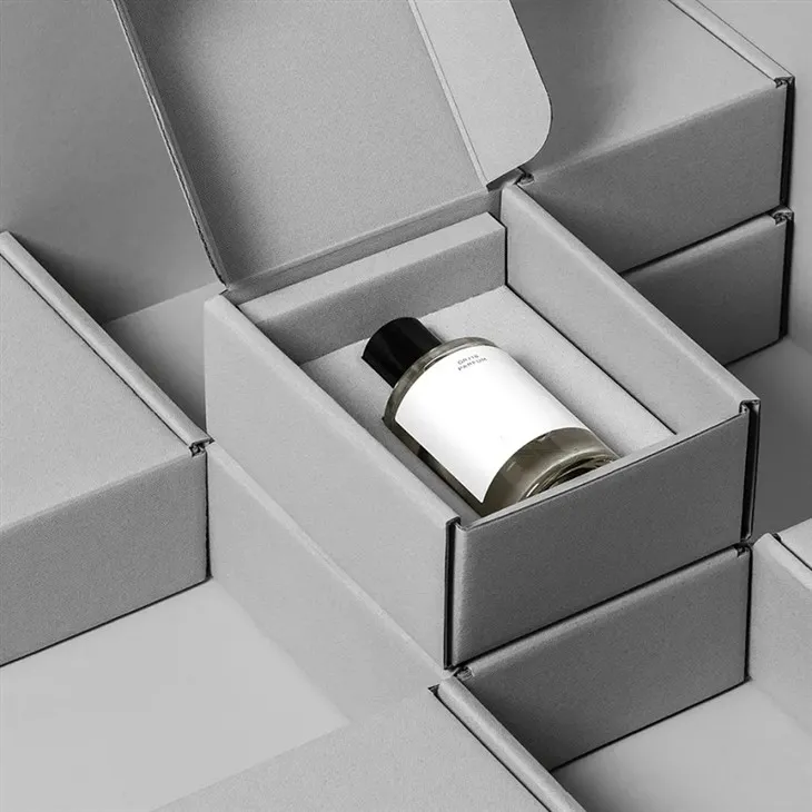 Coffret d'expédition d'emballage de parfum exquis gris